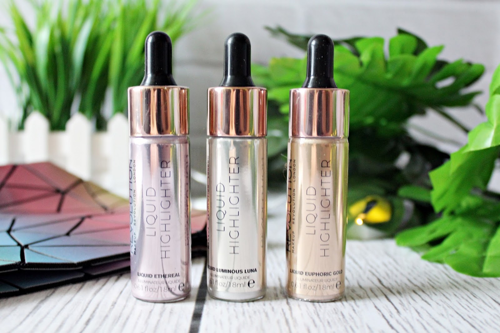 Płynny rozświetlacz Liquid Highlighter Makeup Revolution
