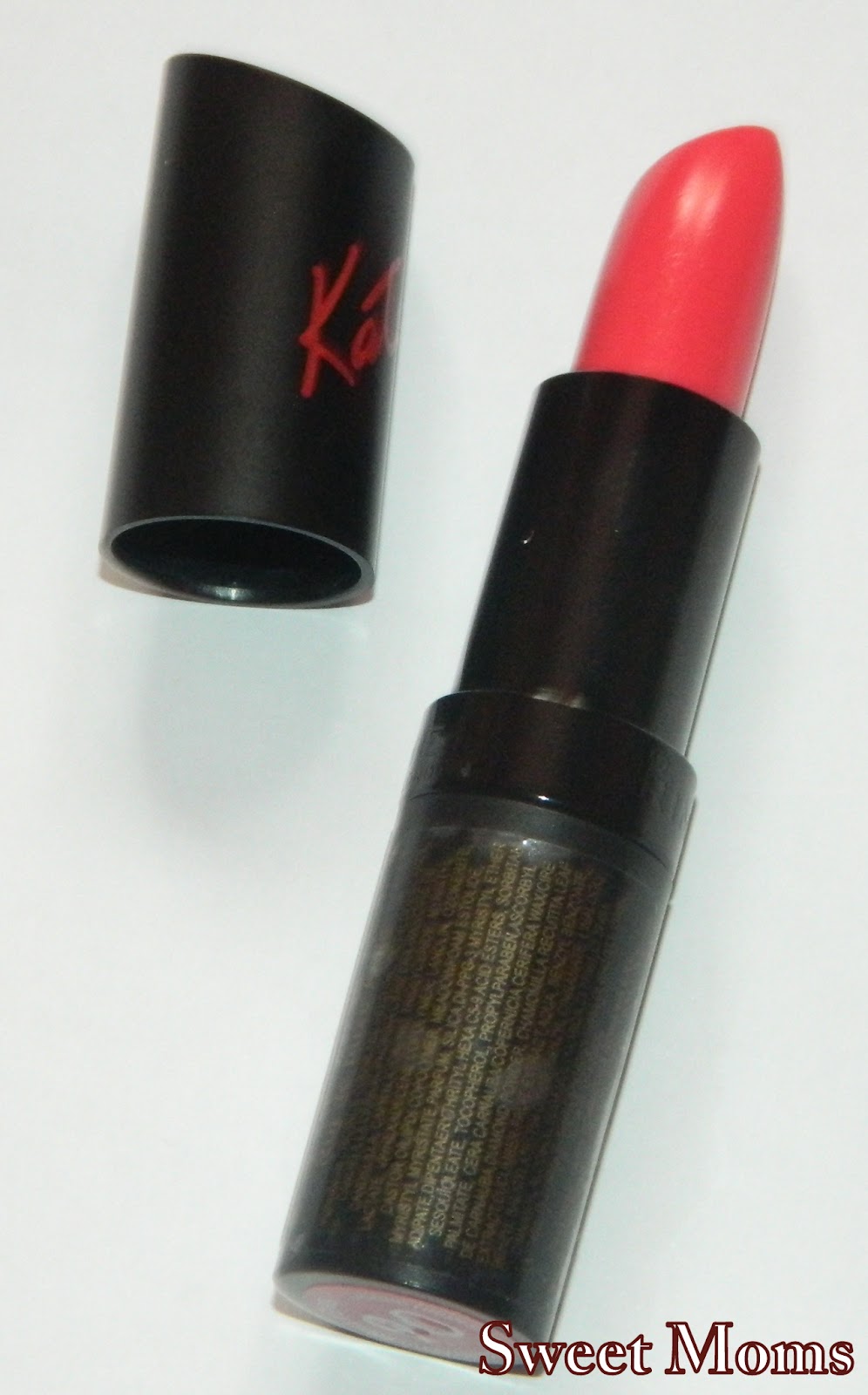 Review Ruj Kate Moss Lasting Finish Rimmel London