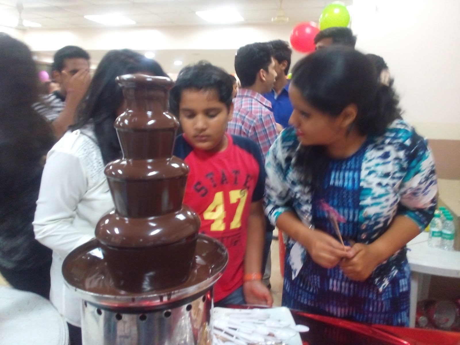 Chocolate fountain rental Bangalore A4 Chocolate fountain Birthday
