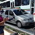 Acidente carro x moto ocorreu na Hermes da Fonseca com uma pessoa ao solo