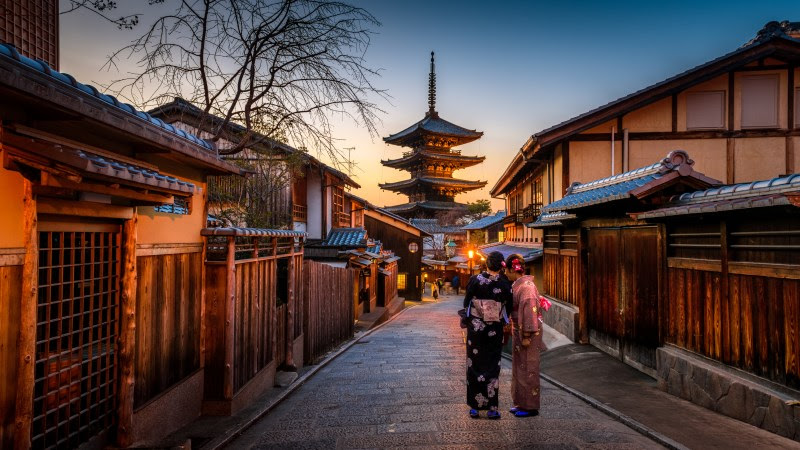 Kyoto, Japan old city at Yasaka Pagoda