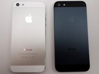 Bagian belakang iPhone 5 Blackmarket hitam dan putih