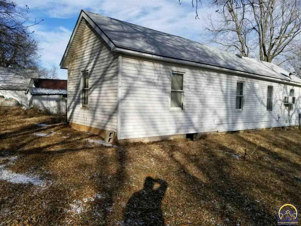 Brandy Sells Kansas Home for Sale 304 S Reed St. Matfield Green, KS 66862 35,000 2 Beds 1