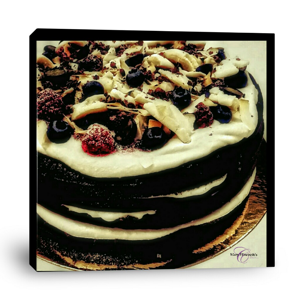 Mary Elizabeth�s Creations White and Chocolate Cake with
