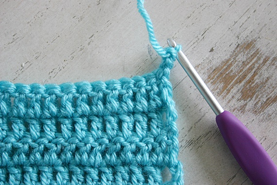 Four Ways to Avoid the Turning Chain Hole when Crocheting by Susan Carlson of Felted Button