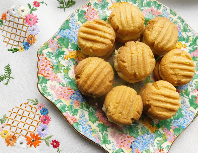 Classic Traditional Homemade Custard Creams Biscuits