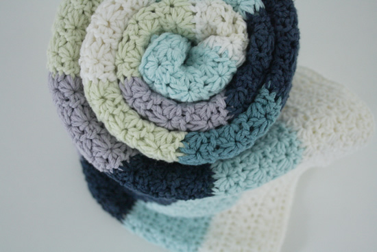 Crochet baby blanket, crochet stroller blanket (Joolz blanket) | Happy in Red Crochet baby blanket, crochet stroller blanket (Joolz blanket) | Happy in Red