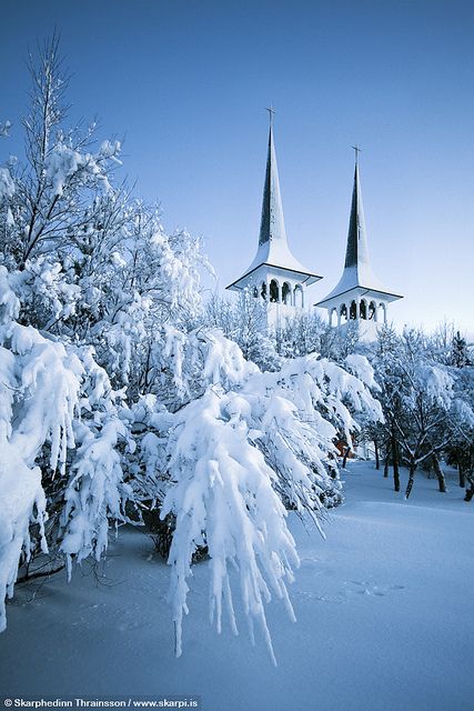 Five Places to See Snowfall in this Winter | Háteigskirkja in Reykjavik Five Places to See Snowfall in this Winter | Háteigskirkja in Reykjavik