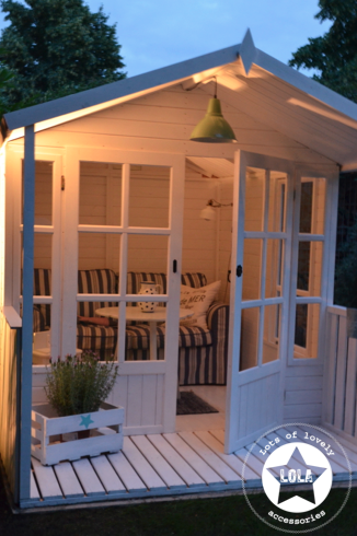 L O L A Lots of lovely accessories: Gartenhaus und ein sehr langsam