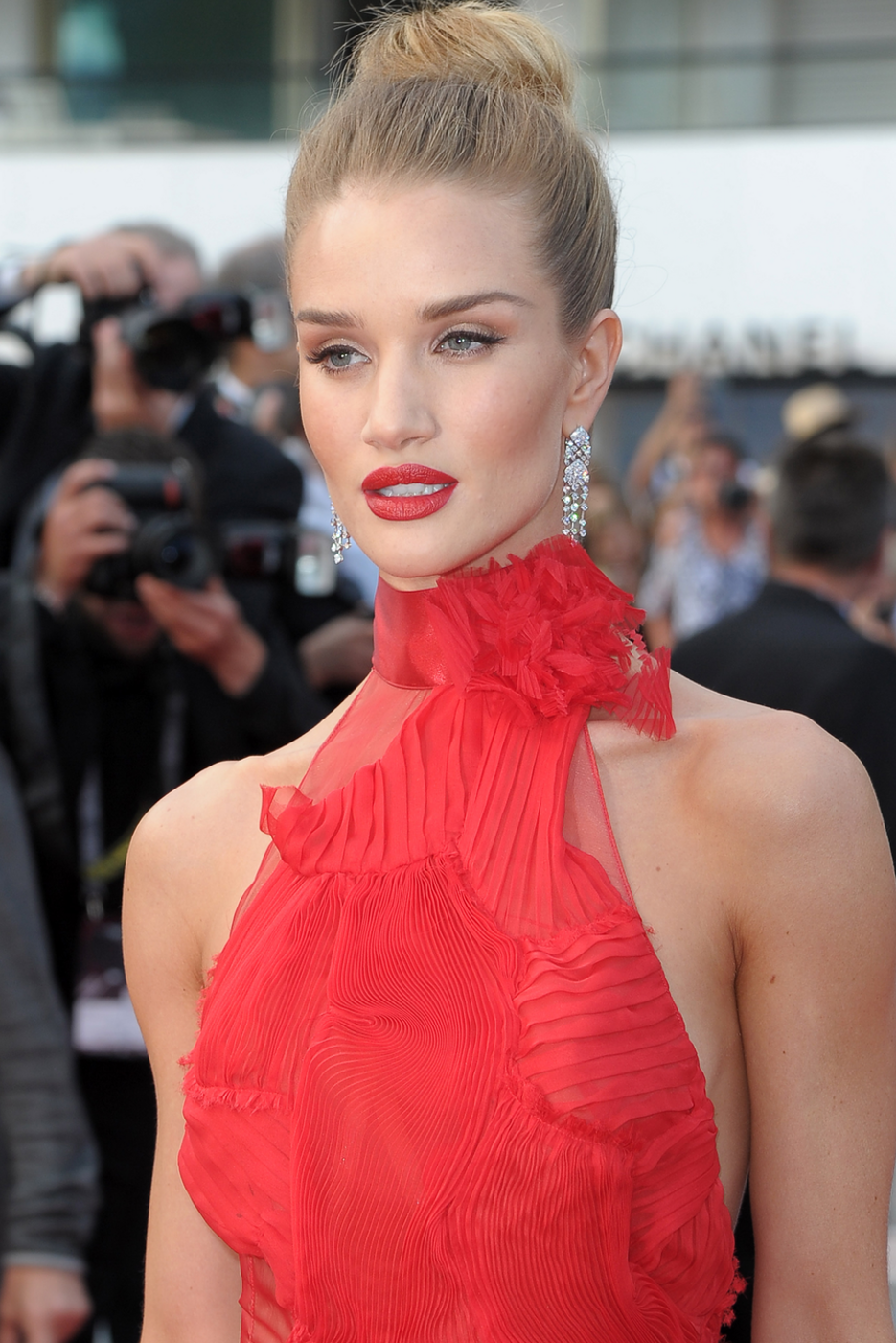 LOOKandLOVEwithLOLO: Rosie Huntington-Whiteley at the 69th annual