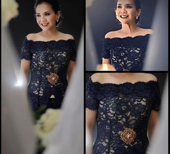 Kerah Sabrina Pas Digunakan Untuk Kebaya Wanita Kurus