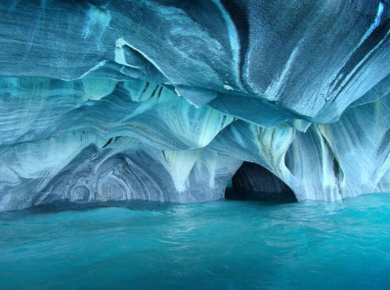 32 Stunning Places on Earth You Should Visit Before You Die - A lake located in Patagonia, Argentina 32 Stunning Places on Earth You Should Visit Before You Die - A lake located in Patagonia, Argentina