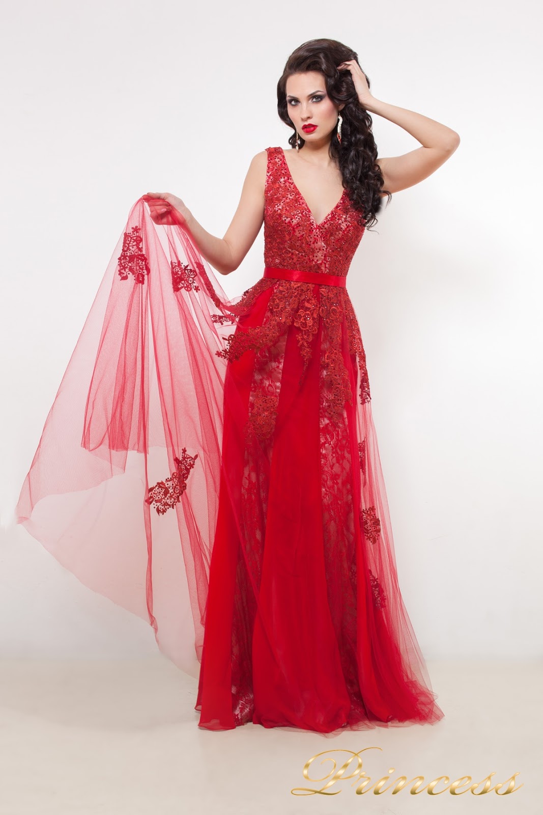 Прокат платье недорого. Красное вечернее платье. Красное платье на выпускной. Красивые вечерние платья. Эксклюзивные вечерние платья.