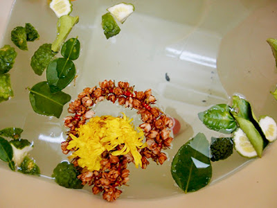 Bồn tắm hương chanh Thái
