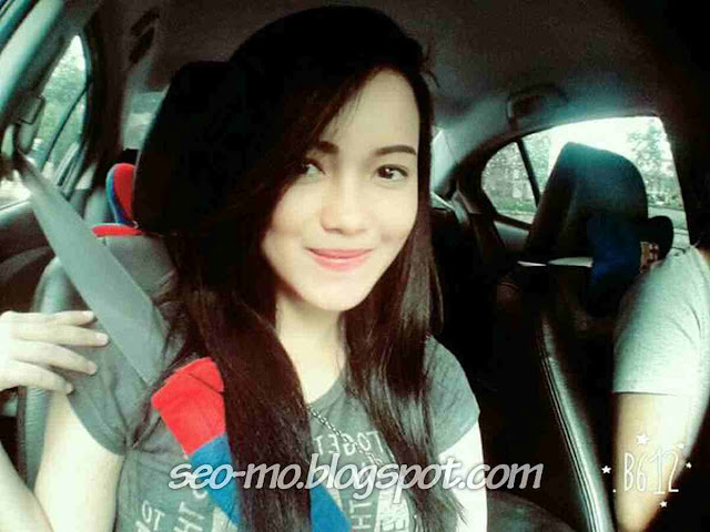 Foto Sarah Rizkia Tunnisa DA3 Selfie didalam Mobil Foto Sarah Rizkia Tunnisa DA3 Selfie didalam Mobil