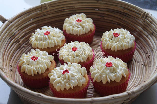 Crabapple Bakery Vanilla Cupcakes