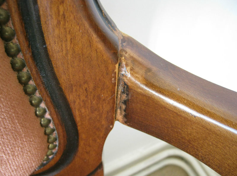 University blog Project: looking and finding my first 2 chairs.