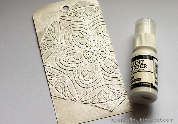 Layers of ink - Textured Ornament Tag Tutorial by Anna-Karin Evaldsson