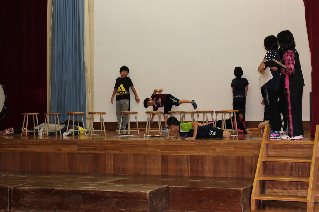 俵っ子ダイアリー どろぼう学校(劇の題名) 俵っ子ダイアリー どろぼう学校(劇の題名)