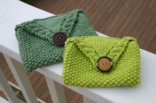 Seeds and Cables Clutch Pattern