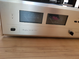 Accuphase Pre C240 and power P400 (Used) 20171016_085631