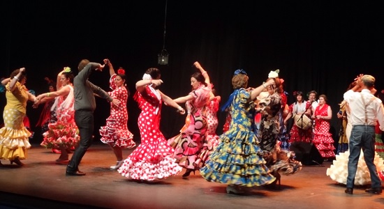 MIL Y UNA HISTORIAS Las Sevillanas