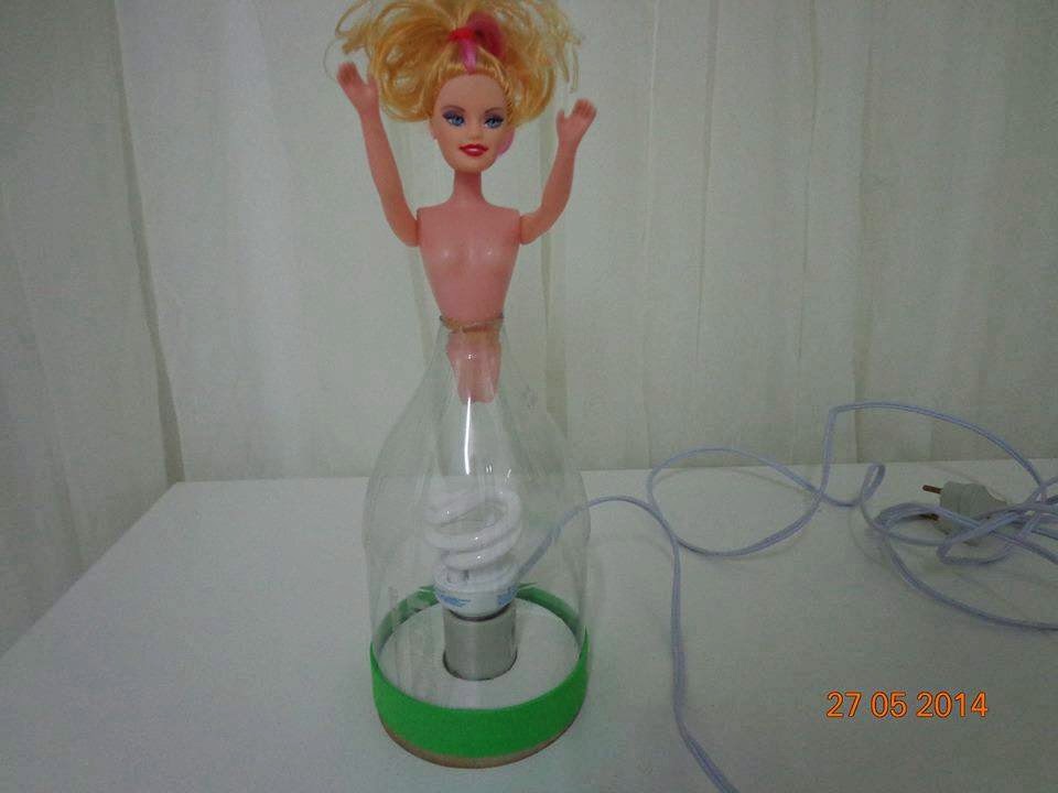 Lima difícil idea Haz una linda lampara de muñecas con botellas de plástico ~ Solountip.com