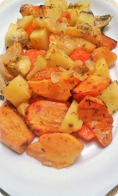 Pollo al Horno con Guarnición de Patatas y Frutas pollo_horno