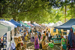 Suasana Hangat Dan Pemandangan Alam Kota Byron Bay Di Australia Byron Bay Market