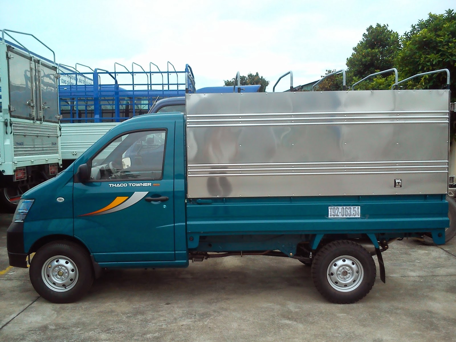 Thaco Towner 950Kg Xe tải nhẹ máy xăng tiết kiệm nhiên liệu hàng đầu ...