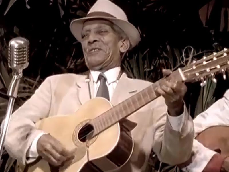 Compay Segundo - ¨El camisón de Pepa¨ - Videoclip. Portal Del Vídeo Clip Cubano - 08 Compay Segundo - ¨El camisón de Pepa¨ - Videoclip. Portal Del Vídeo Clip Cubano - 08