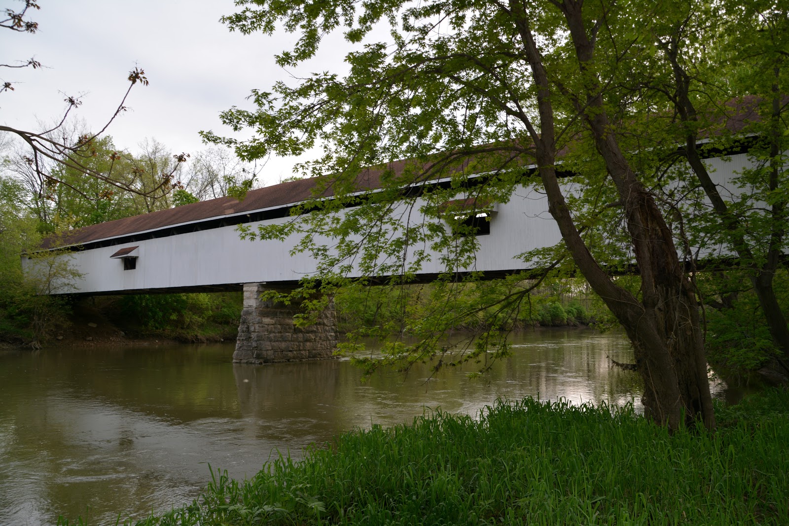 COVERED BRIDGES IN OHIO + POTTER'S COVERED BRIDGE NOBLESVILLE, INDIANA