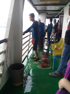penumpang mulai mempersiapkan diri untuk turun penumpang setelah badai reda