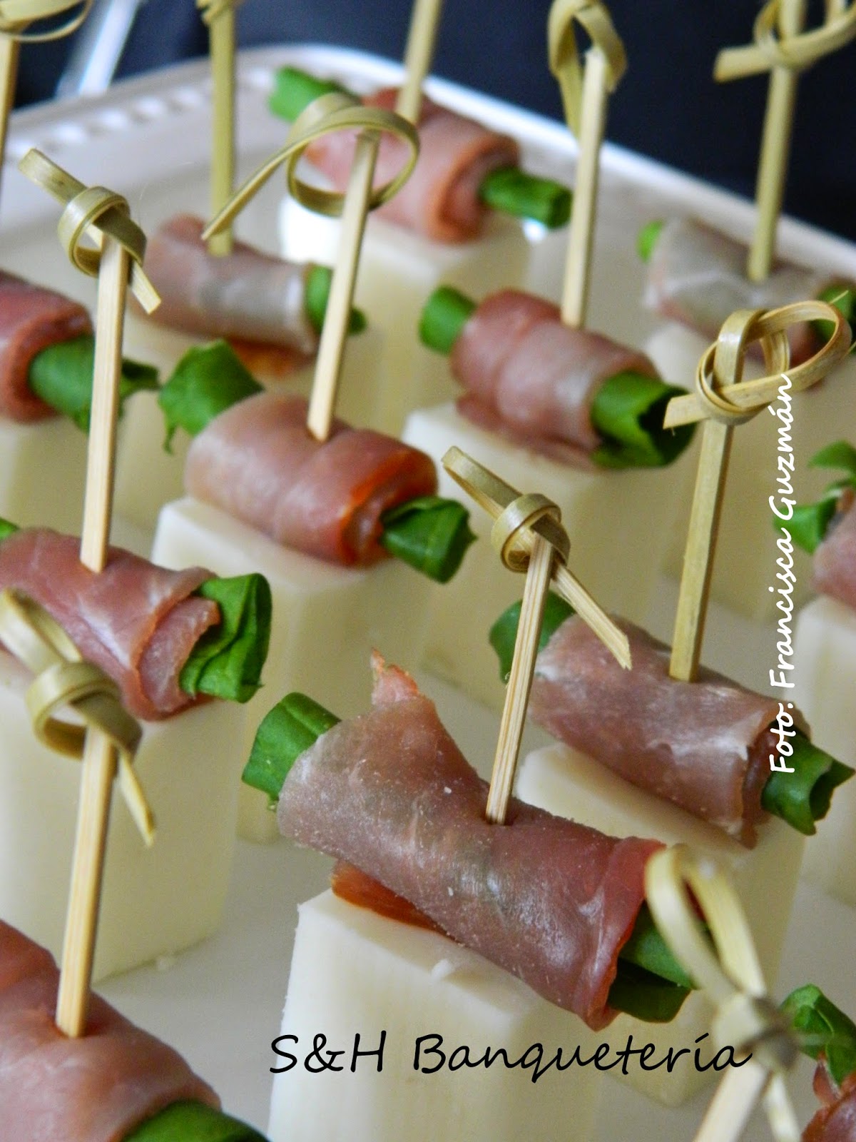 Pinchos de queso cabra Marie Gourmet Cóctel a domicilio Pinchos de queso de cabra cumpleaños evento banquetería
