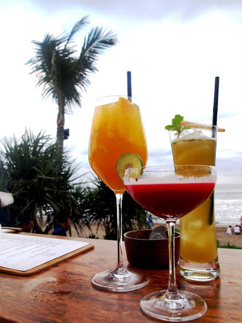 Drinks at the seaside at Potato Head Beach Club Bali