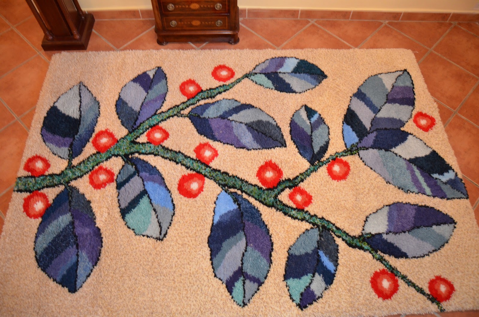 Alfombras y Tapices: ALFOMBRA HOJAS AZULES (A LA VENTA)