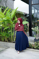 ANDHIMIND Carissa Pleated Skirt Navy