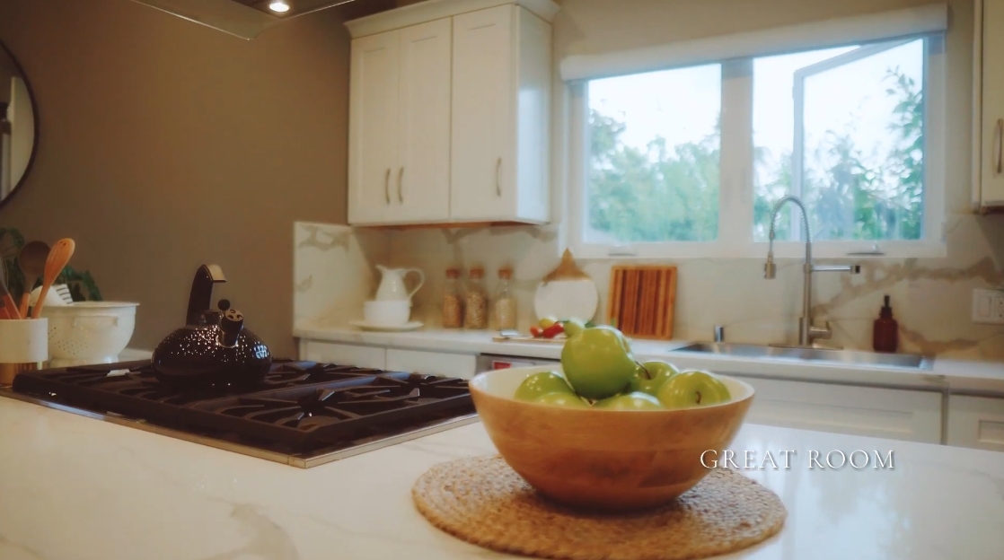 Tour 440 58th St, Oakland, CA vs. 27 Interior Design Photos