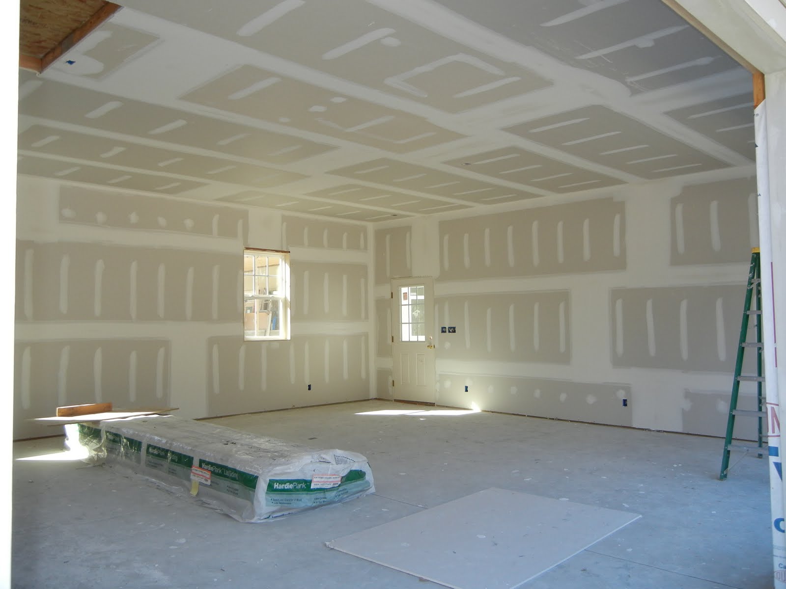 Double Oak Plantation Drywall with 2 coats of mud applied tour 1