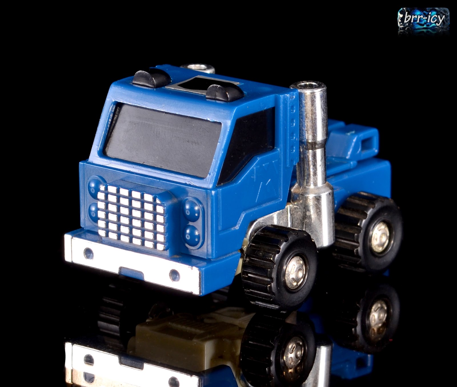 Brr-icy's Transformers Reviews: 1986 Minibots: Hubcap, Outback, Pipes ...