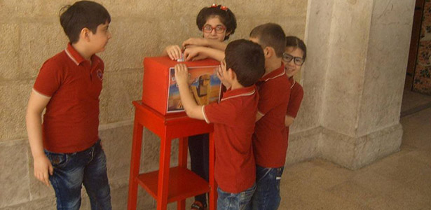 Niños de Alepo envían sus ahorros a Karabaj