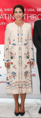 Robe Vilshenko / escarpins Gianvito Rossi