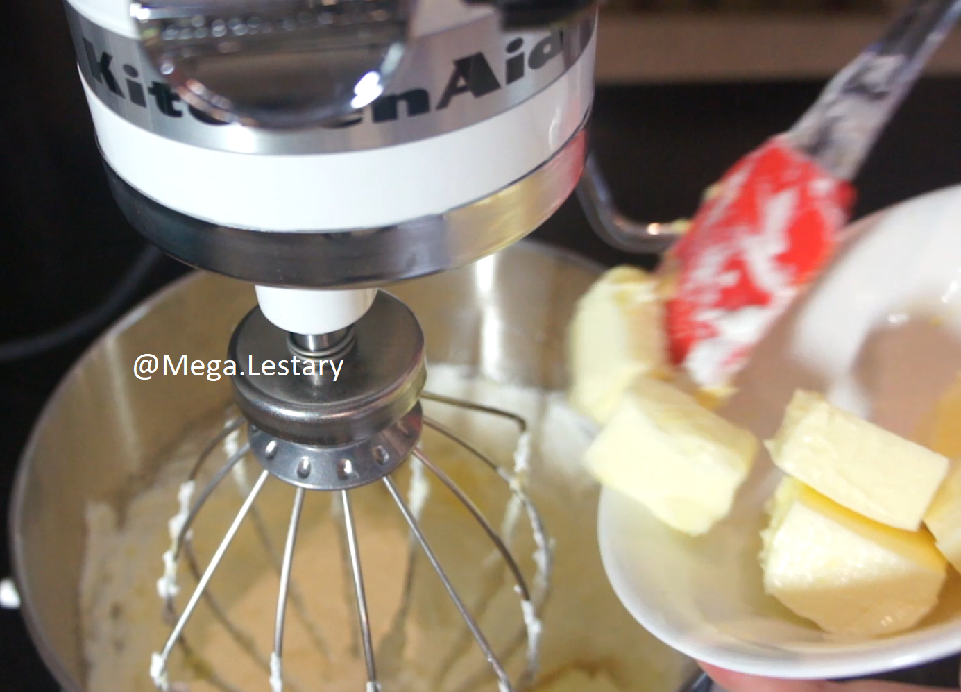 Cara Membuat Butter Cream yang Fluffy dan lembut