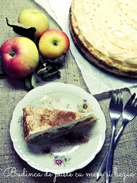 BUDINCA DE PASTE CU MERE SI BEZEA