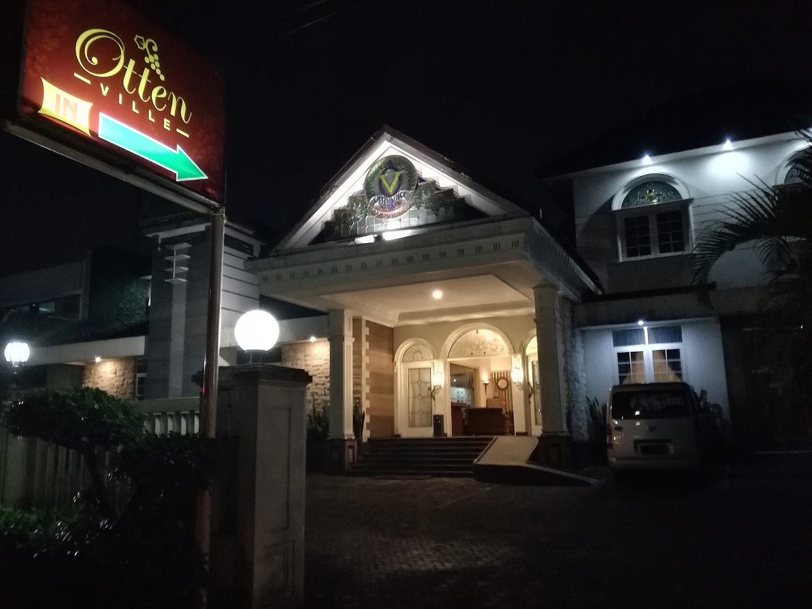 The satyahadis journal: menginap semalam di otten ville boutique ... Foto di ville
