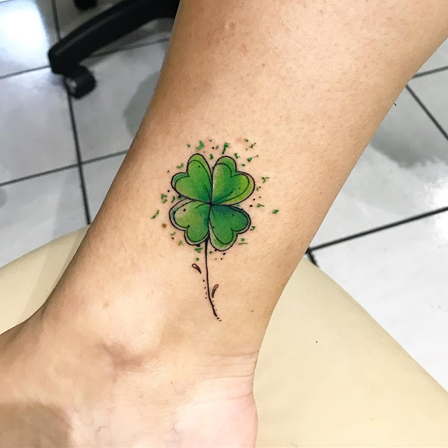 tatuagens femininas de trevo de quatro folhas tatuagens femininas de trevo de quatro folhas