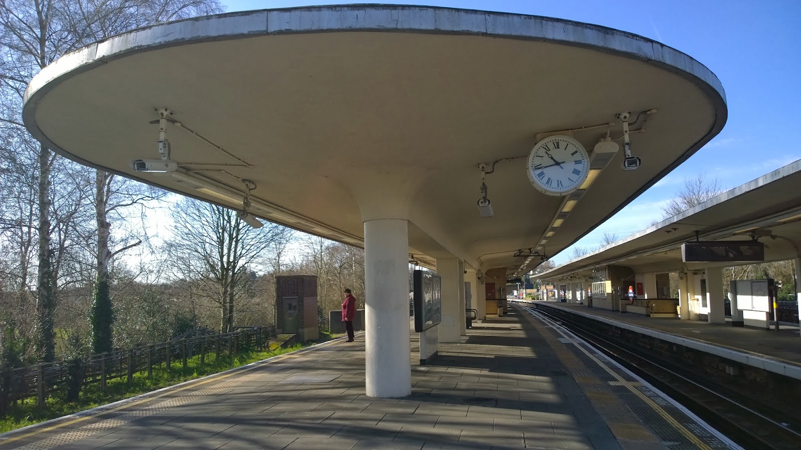 Bowlzee's Little Eye Loughton Tube Station