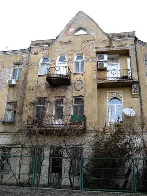 Living Rootless: Tbilisi: Marjanishvili