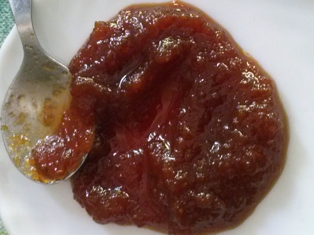 homemade jam roll, torta com doce caseiro