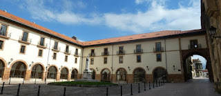 Oviedo. Plaza de Feijoo.